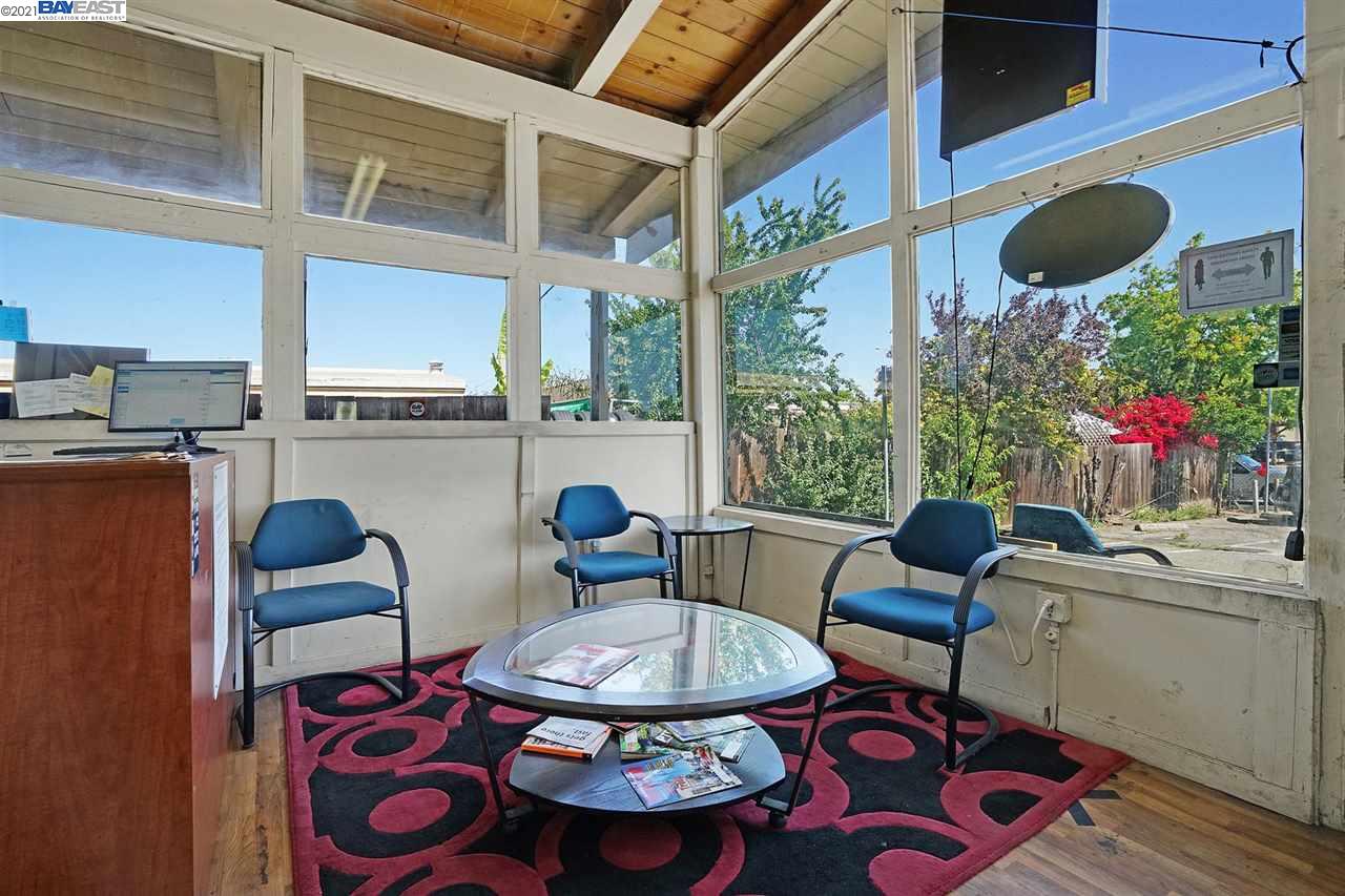 3889 Castro Valley Blvd., CASTRO VALLEY, California 94546-4535, ,Comm Industrial For Sale,For Sale,Castro Valley Blvd.,40964561