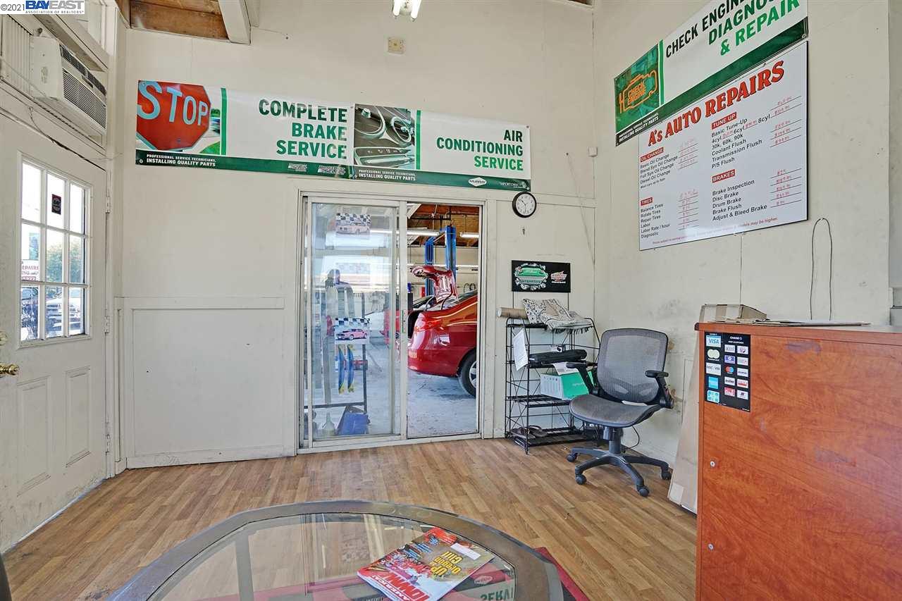 3889 Castro Valley Blvd., CASTRO VALLEY, California 94546-4535, ,Comm Industrial For Sale,For Sale,Castro Valley Blvd.,40964561