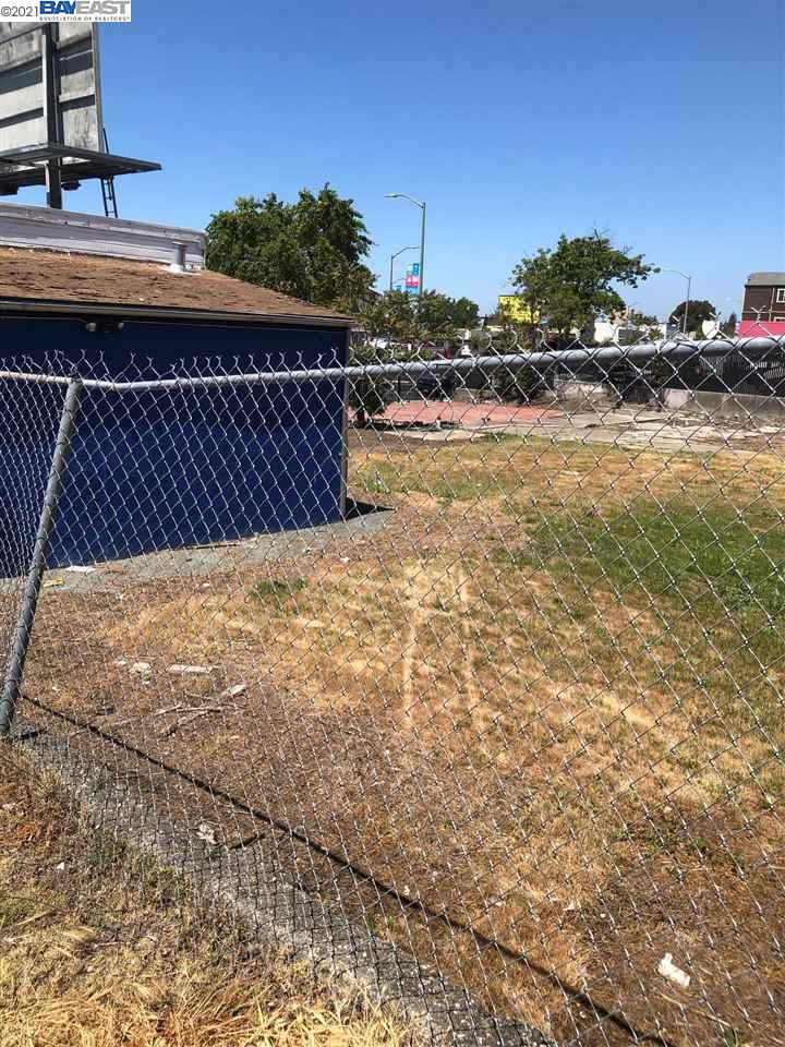 7830 Macarthur Blvd, OAKLAND, California 94605, ,Comm Industrial For Sale,For Sale,Macarthur Blvd,40964690