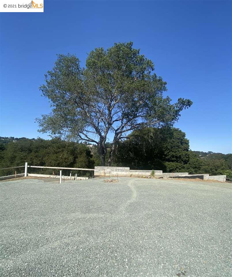 13526 Campus Drive, OAKLAND, California 94605, ,Lots And Land,For Sale,Campus Drive,40964774