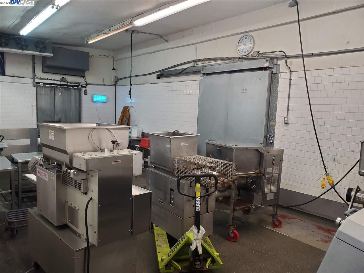 562 Williams St, SAN LEANDRO, California 94577, ,Comm Industrial For Sale,For Sale,Williams St,40964915