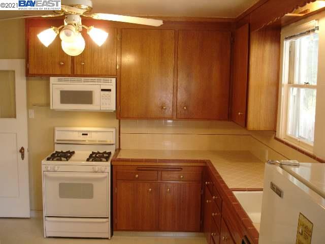 189 ANGELA ST, PLEASANTON, California 94566-7003, ,Comm Industrial For Lease,For Rent,ANGELA ST,40964977