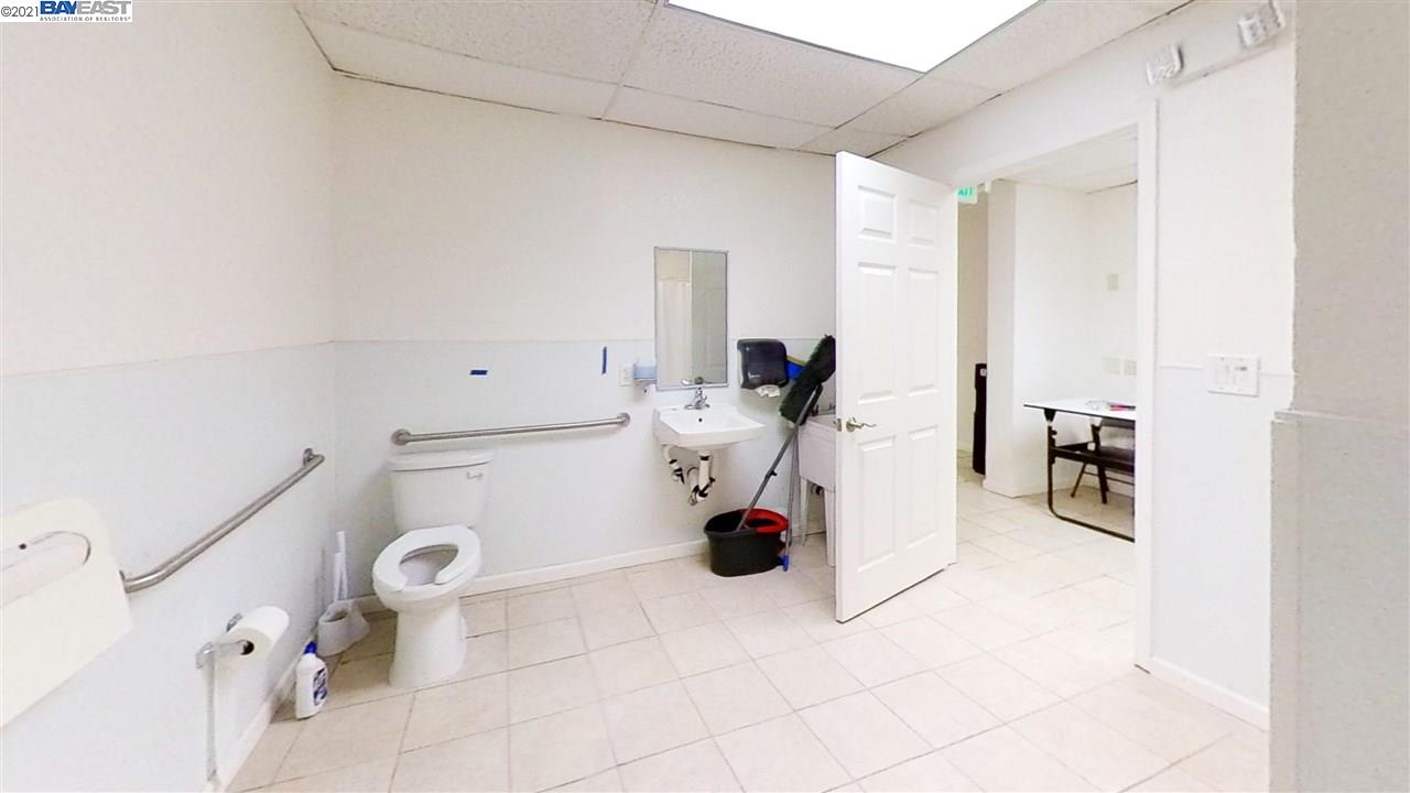 122 10Th St, TRACY, California 95376, ,Comm Industrial For Sale,For Sale,10Th St,40965015