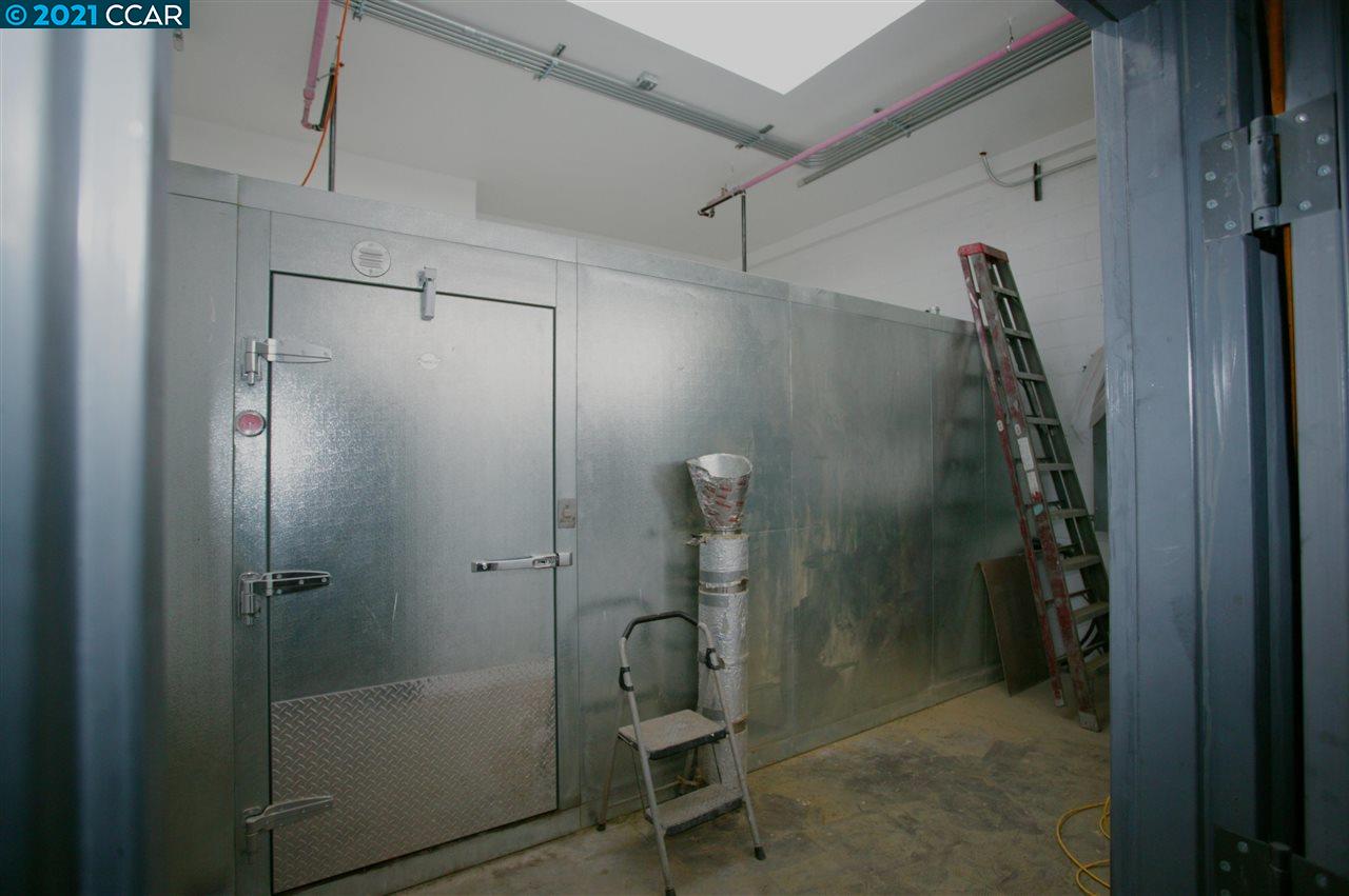 611 85TH AVE, OAKLAND, California 94621-2621, ,Comm Industrial For Sale,For Sale,85TH AVE,40965030