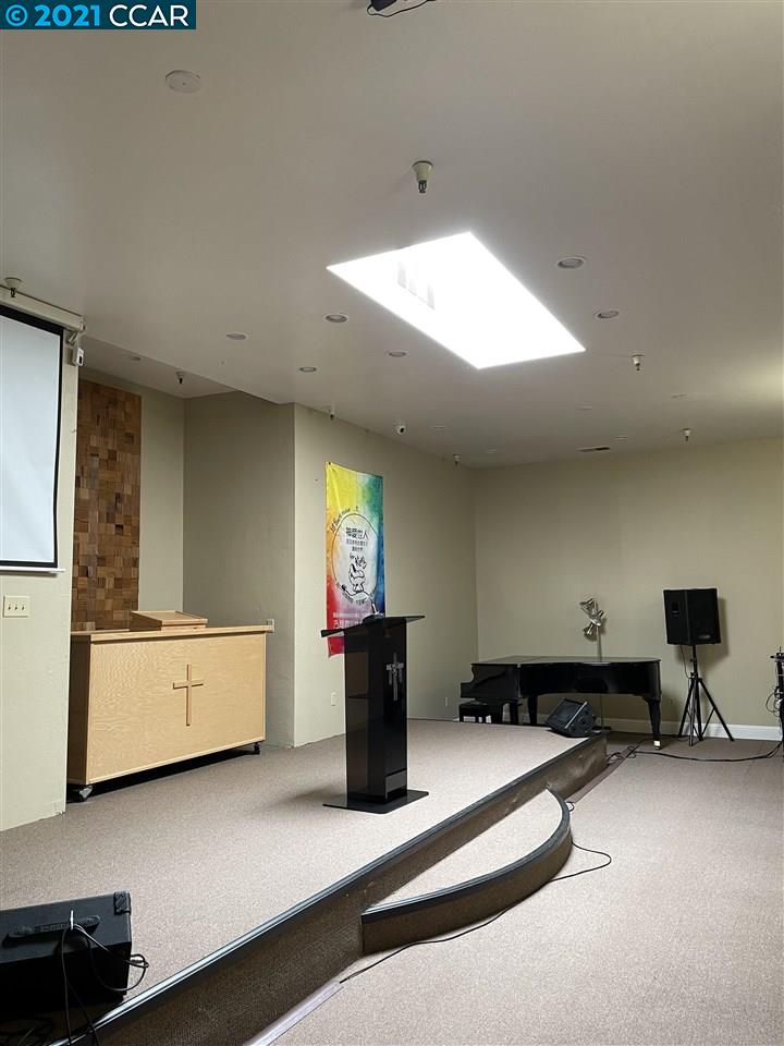 1469 San Pablo Ave, BERKELEY, California 94702, ,Comm Industrial For Sale,For Sale,San Pablo Ave,40965088