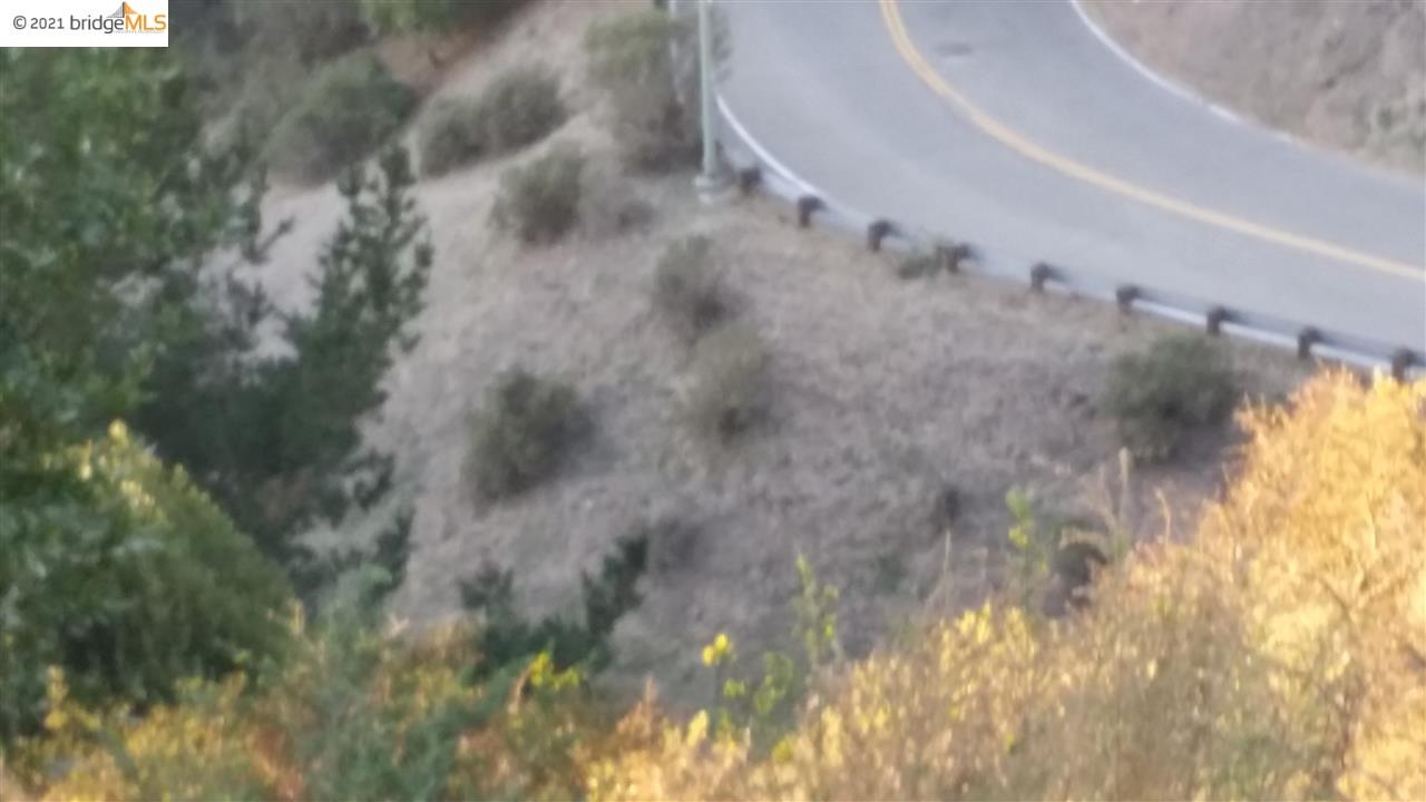 025 TUNNEL RD, OAKLAND, California 94611-1021, ,Lots And Land,For Sale,TUNNEL RD,40965154