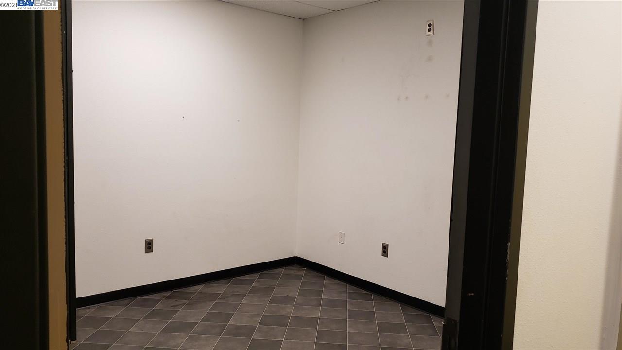 3996 San Pablo Ave Ste F, EMERYVILLE, California 94608, ,Comm Industrial For Lease,For Rent,San Pablo Ave Ste F,40965379