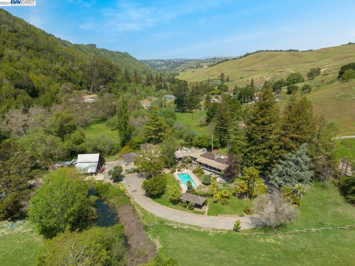 Photo of 27163 Palomares Rd in Castro Valley, CA