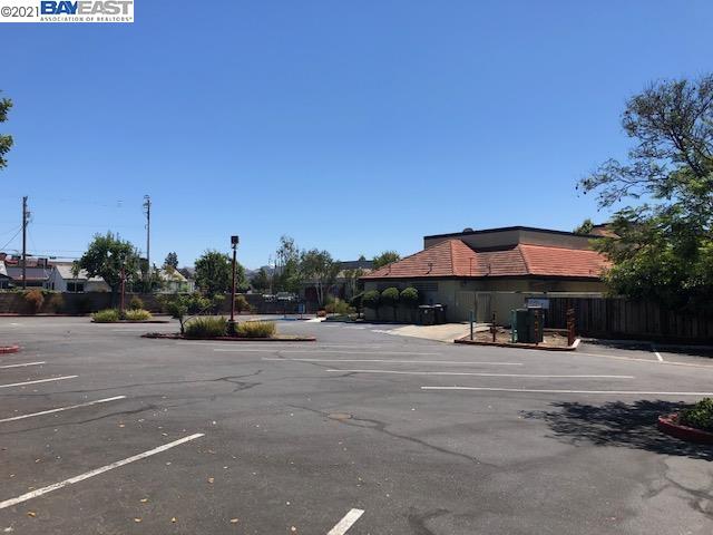 3234 Castro Valley Blvd, CASTRO VALLEY, California 94546, ,Comm Industrial For Sale,For Sale,Castro Valley Blvd,40965549