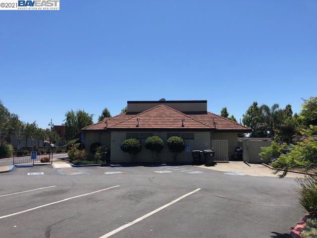3234 Castro Valley Blvd, CASTRO VALLEY, California 94546, ,Comm Industrial For Sale,For Sale,Castro Valley Blvd,40965549