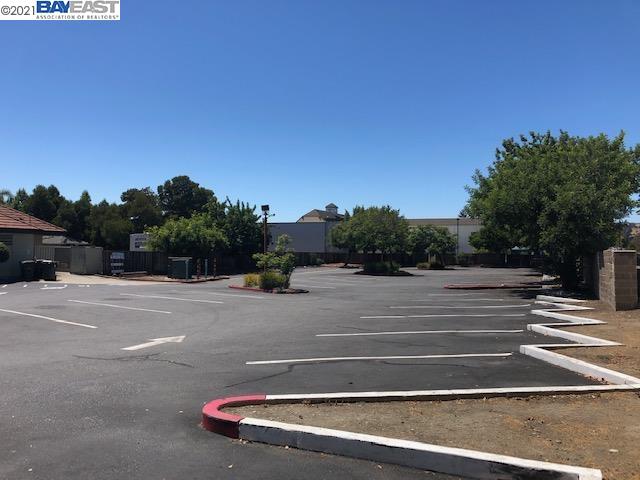 3234 Castro Valley Blvd, CASTRO VALLEY, California 94546, ,Comm Industrial For Sale,For Sale,Castro Valley Blvd,40965549
