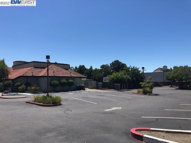 3234 Castro Valley Blvd, CASTRO VALLEY, California 94546, ,Comm Industrial For Sale,For Sale,Castro Valley Blvd,40965549