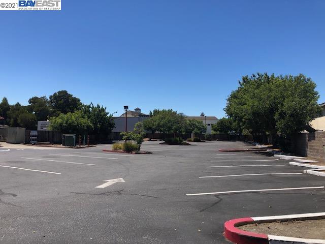 3234 Castro Valley Blvd, CASTRO VALLEY, California 94546, ,Comm Industrial For Sale,For Sale,Castro Valley Blvd,40965549