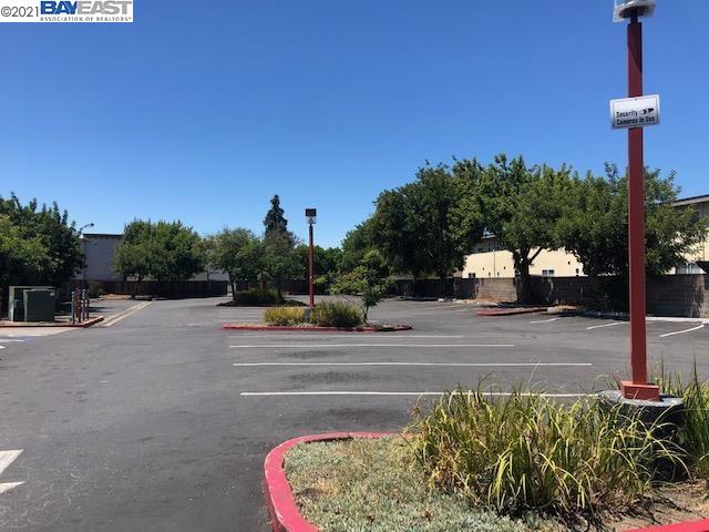 3234 Castro Valley Blvd, CASTRO VALLEY, California 94546, ,Comm Industrial For Sale,For Sale,Castro Valley Blvd,40965549