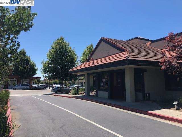 3234 Castro Valley Blvd, CASTRO VALLEY, California 94546, ,Comm Industrial For Sale,For Sale,Castro Valley Blvd,40965549