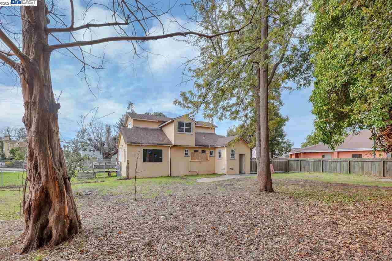 855 Runnymede, EAST PALO ALTO, California 94303-1735, ,Lots And Land,For Sale,Runnymede,40965619