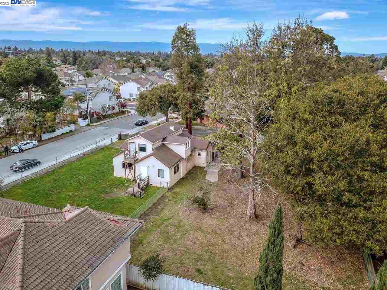 855 Runnymede, EAST PALO ALTO, California 94303-1735, ,Lots And Land,For Sale,Runnymede,40965619