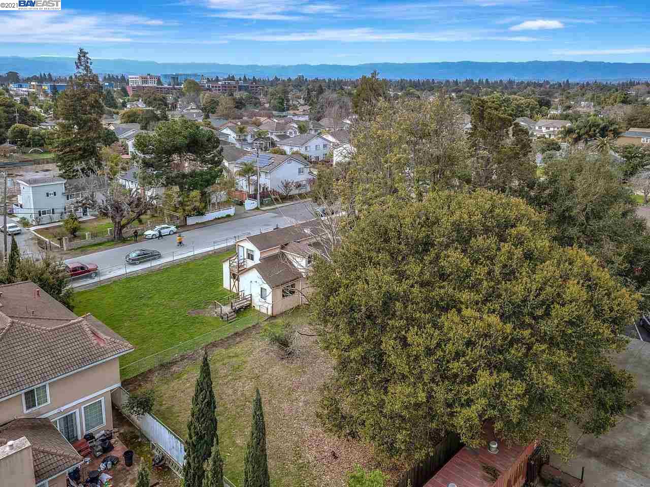 855 Runnymede, EAST PALO ALTO, California 94303-1735, ,Lots And Land,For Sale,Runnymede,40965619