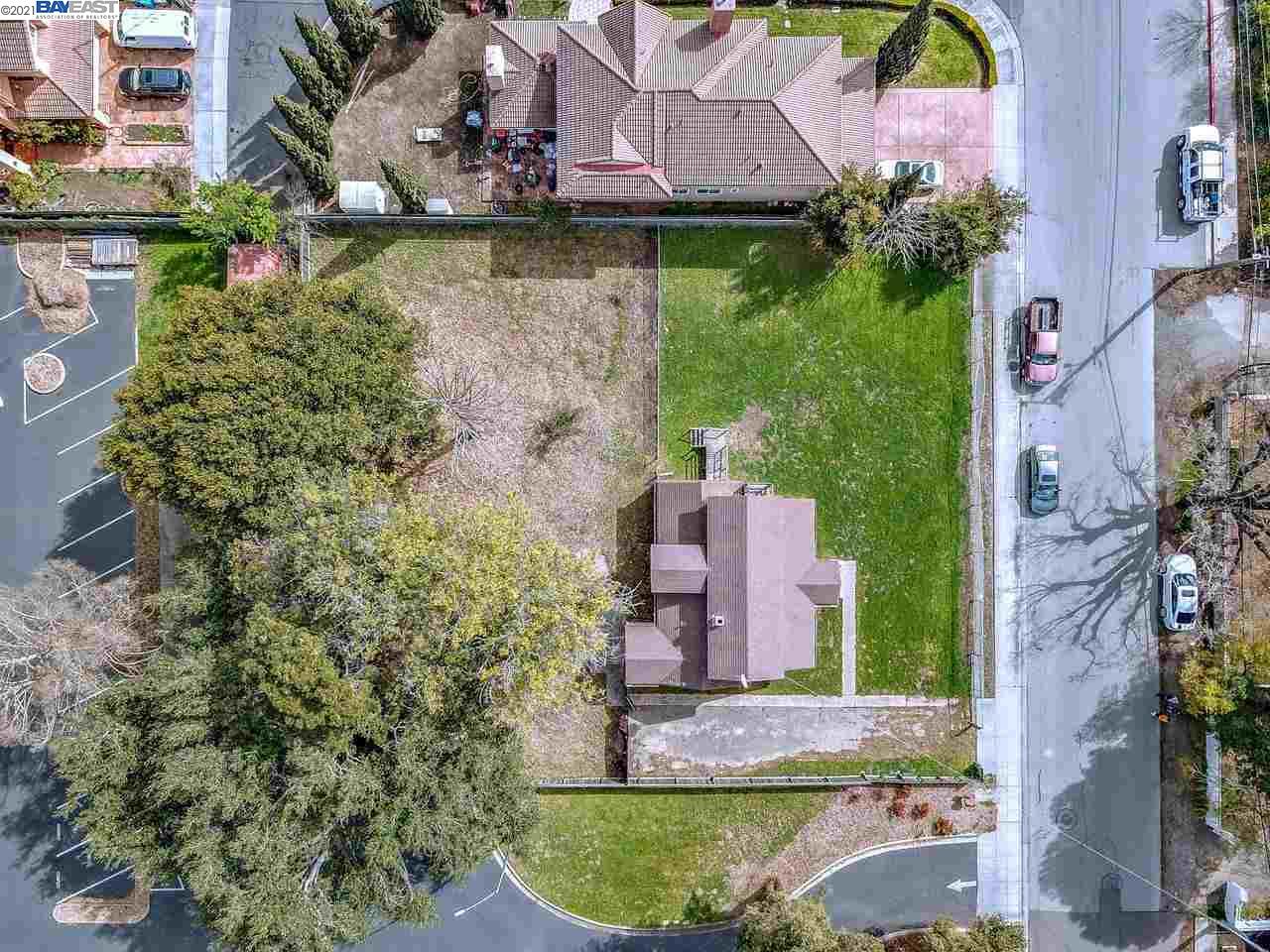 855 Runnymede, EAST PALO ALTO, California 94303-1735, ,Lots And Land,For Sale,Runnymede,40965619