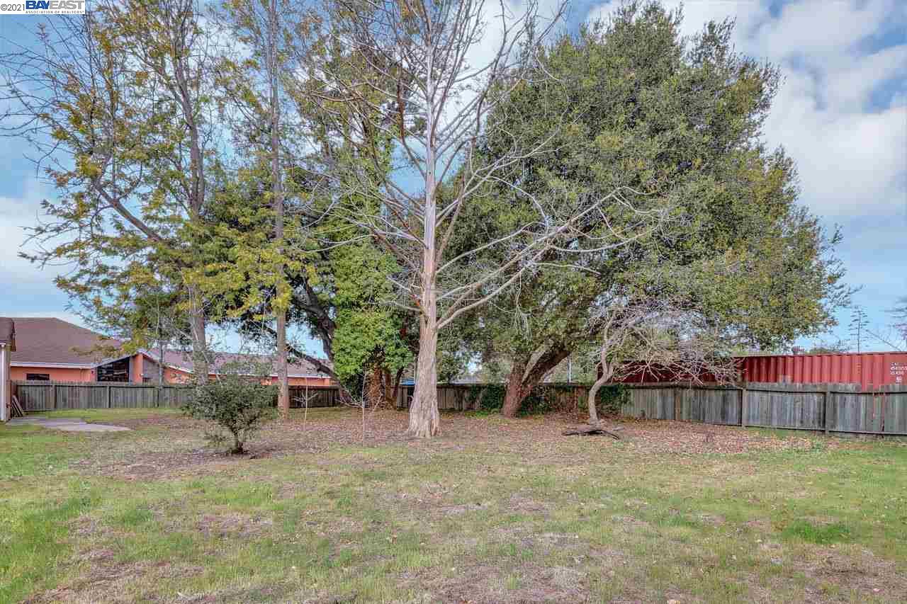 855 Runnymede, EAST PALO ALTO, California 94303-1735, ,Lots And Land,For Sale,Runnymede,40965619