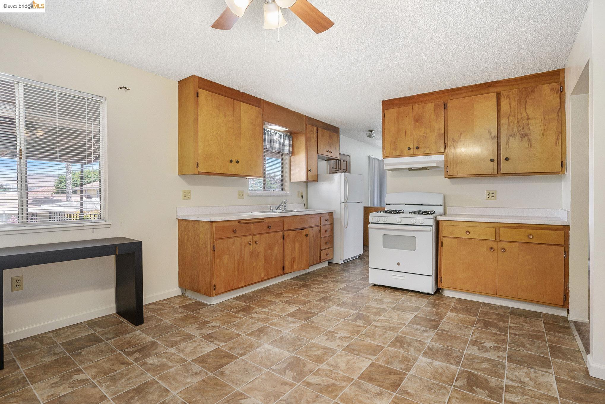 15565 Tracy St, SAN LORENZO, California 94580, ,Comm Ri Multi-units 5+,For Sale,Tracy St,40963928