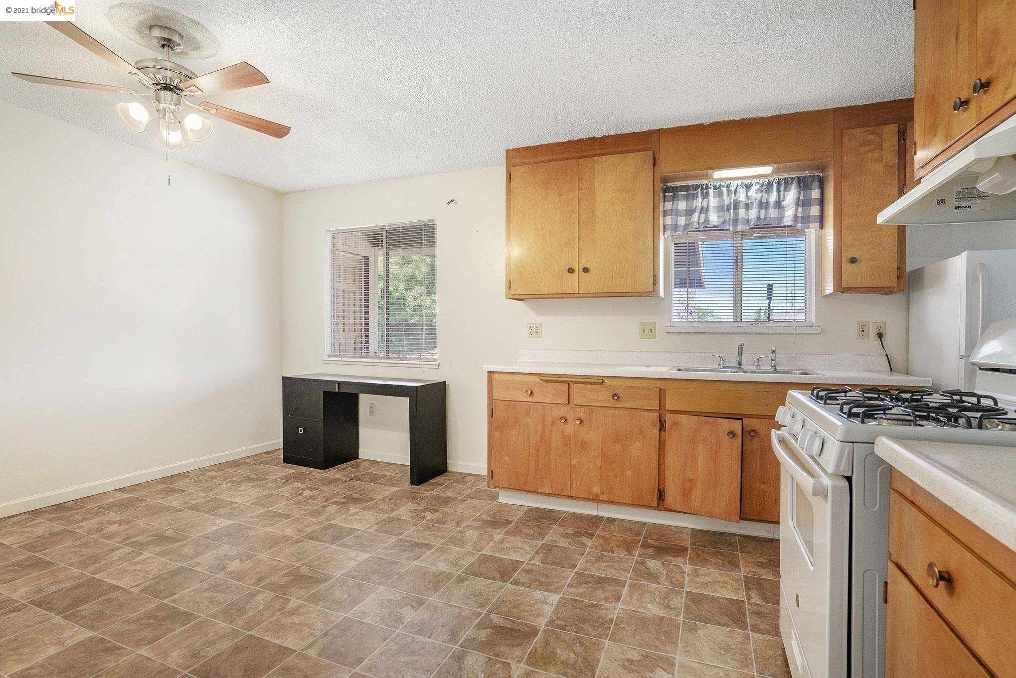 15565 Tracy St, SAN LORENZO, California 94580, ,Comm Ri Multi-units 5+,For Sale,Tracy St,40963928