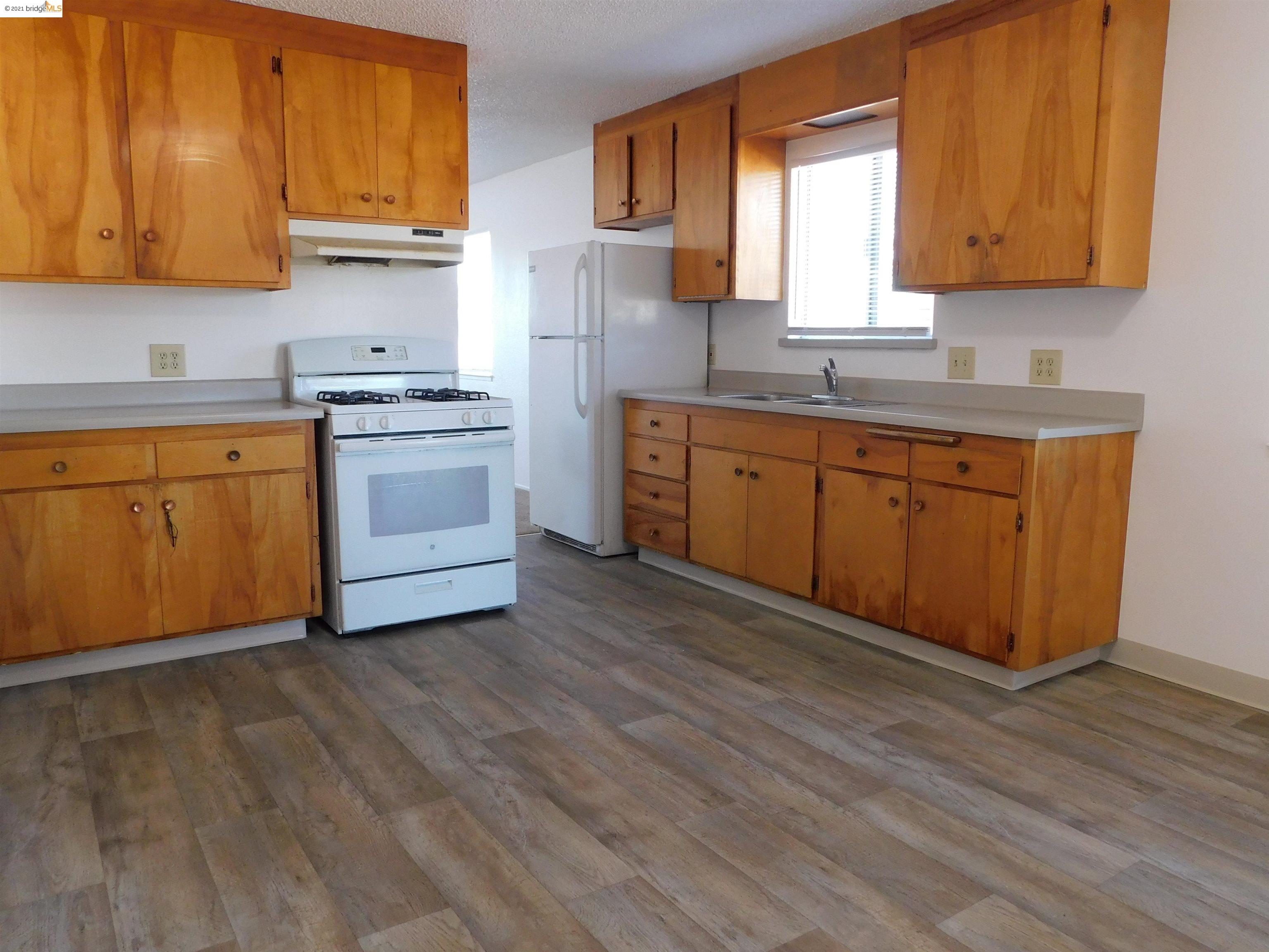 15565 Tracy St, SAN LORENZO, California 94580, ,Comm Ri Multi-units 5+,For Sale,Tracy St,40963928