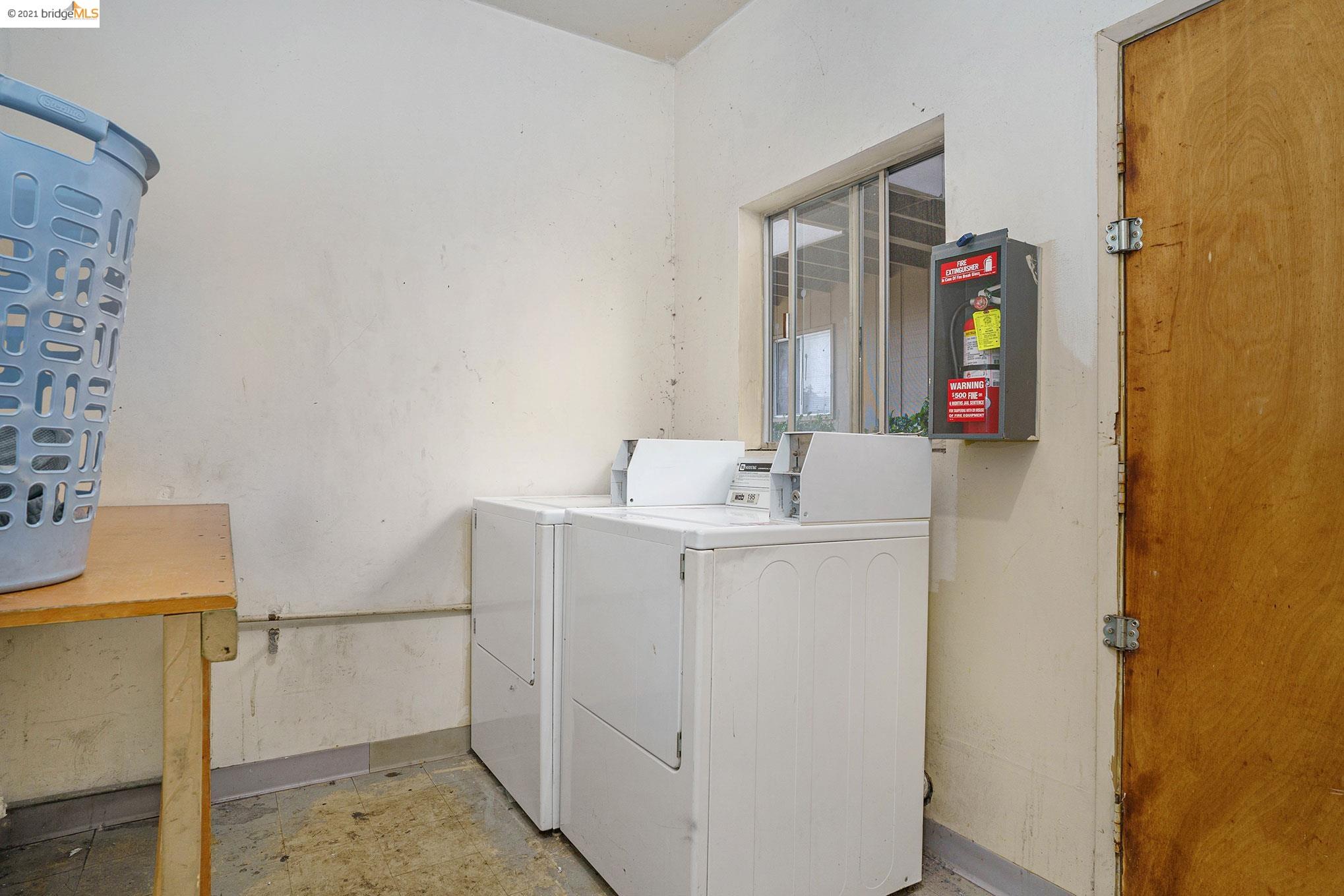 15565 Tracy St, SAN LORENZO, California 94580, ,Comm Ri Multi-units 5+,For Sale,Tracy St,40963928