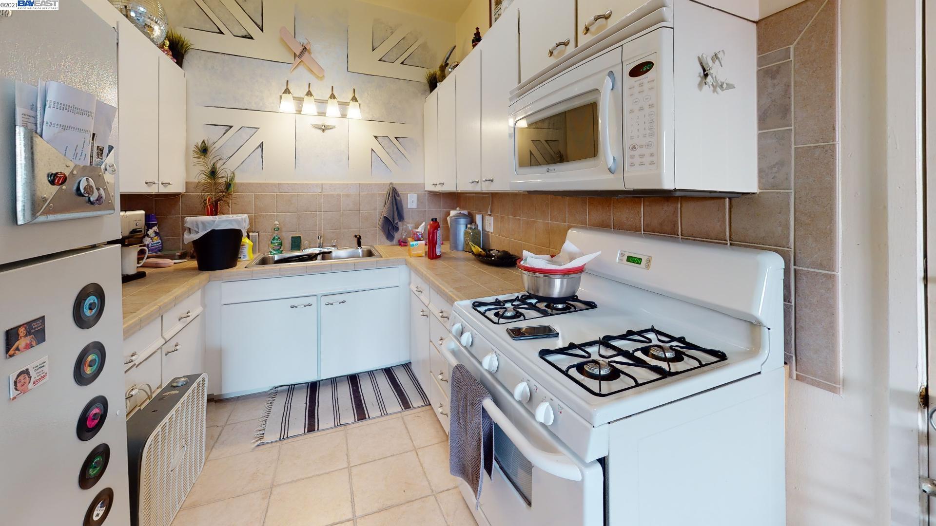 2313 Santa Clara Ave, ALAMEDA, California 94501, ,Comm Ri Multi-units 5+,For Sale,Santa Clara Ave,40966053