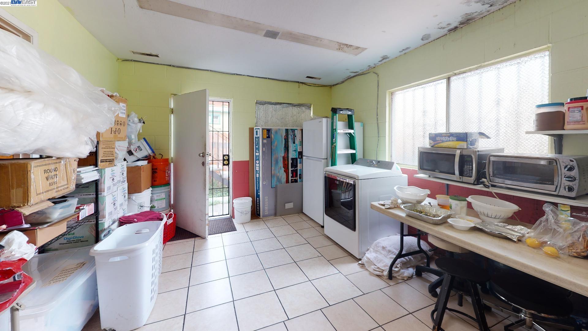 2313 Santa Clara Ave, ALAMEDA, California 94501, ,Comm Ri Multi-units 5+,For Sale,Santa Clara Ave,40966053