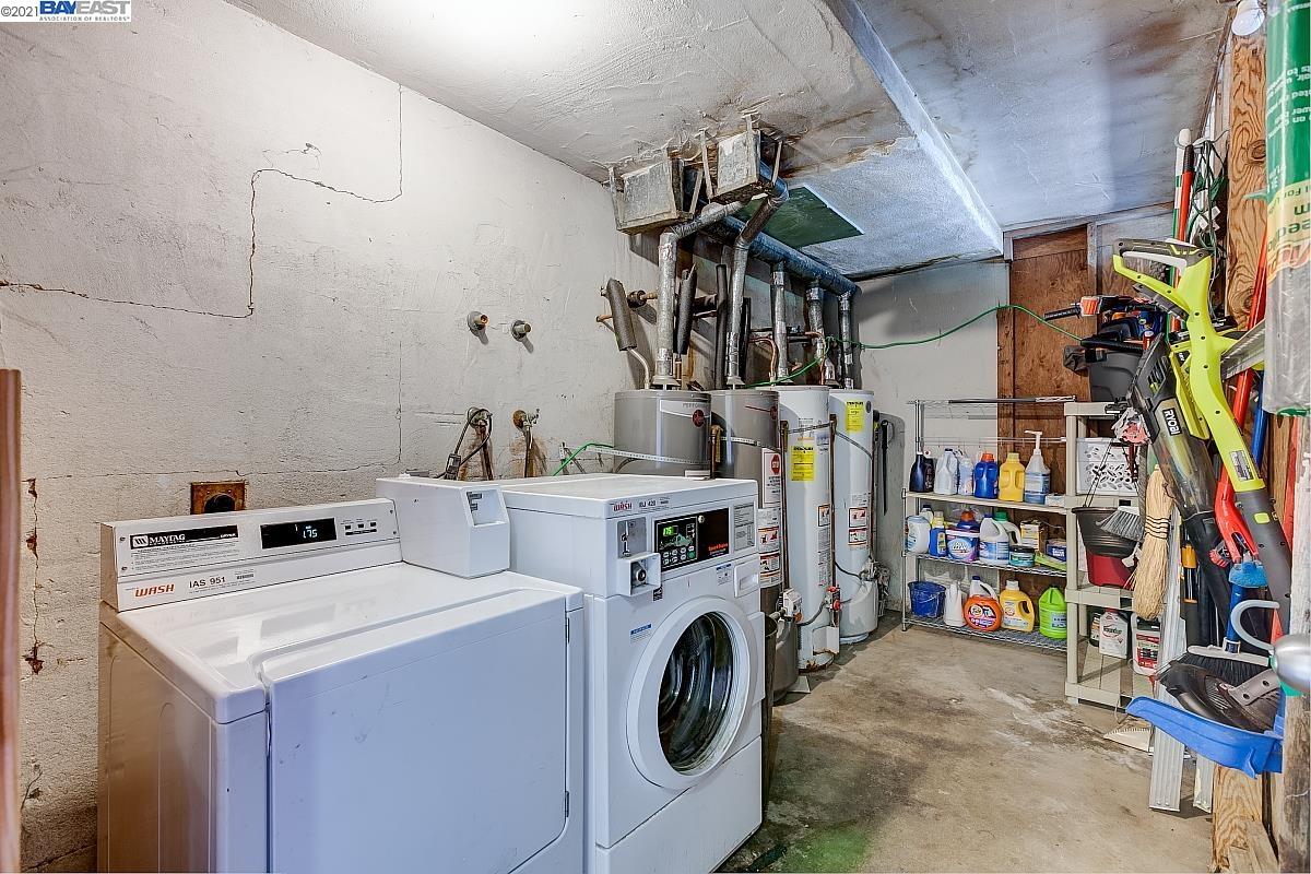 2056 Glen Way, EAST PALO ALTO, California 94303, ,Comm Ri Multi-units 5+,For Sale,Glen Way,40966750
