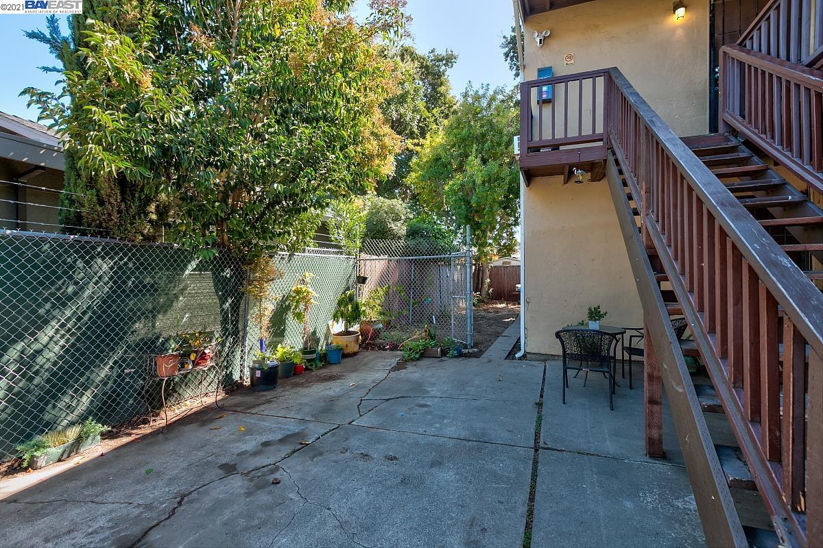 2056 Glen Way, EAST PALO ALTO, California 94303, ,Comm Ri Multi-units 5+,For Sale,Glen Way,40966750