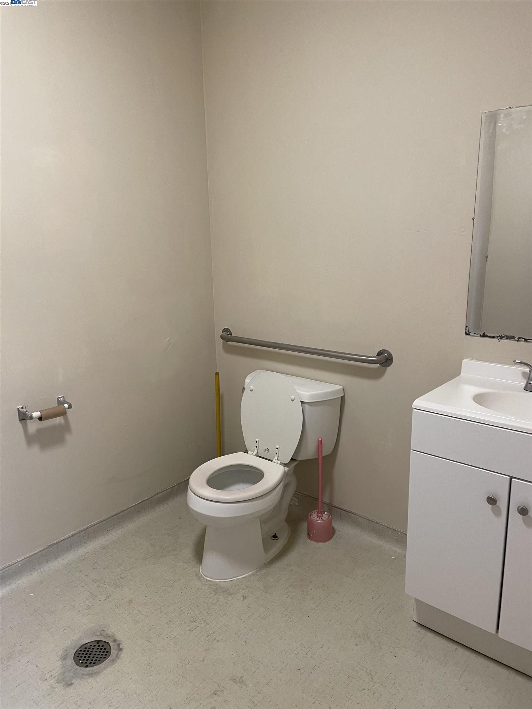 322 8th St #SD, OAKLAND, California 94607, ,Comm Industrial For Lease,For Rent,8th St #SD,40967486