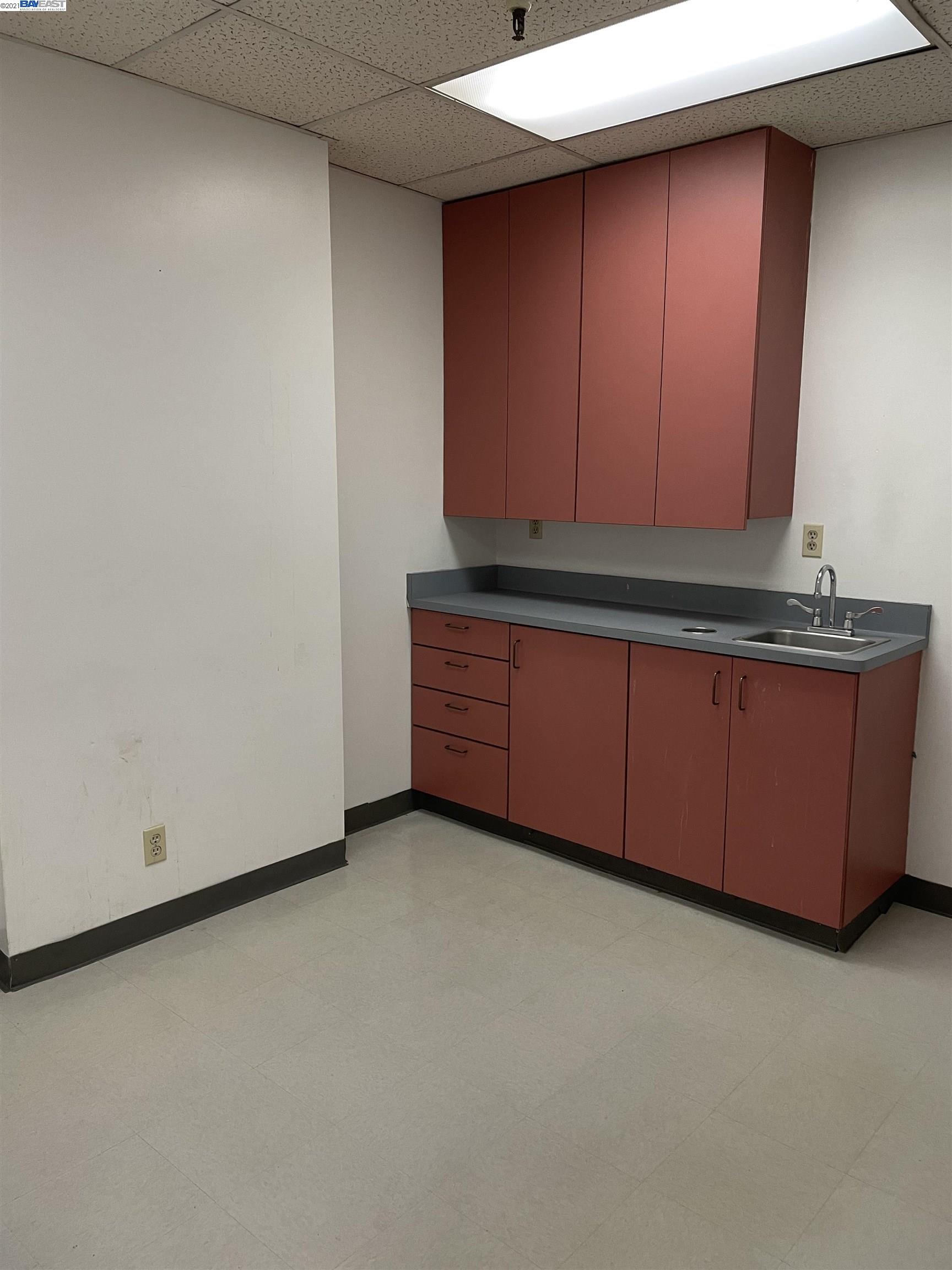 322 8th St #SD, OAKLAND, California 94607, ,Comm Industrial For Lease,For Rent,8th St #SD,40967486