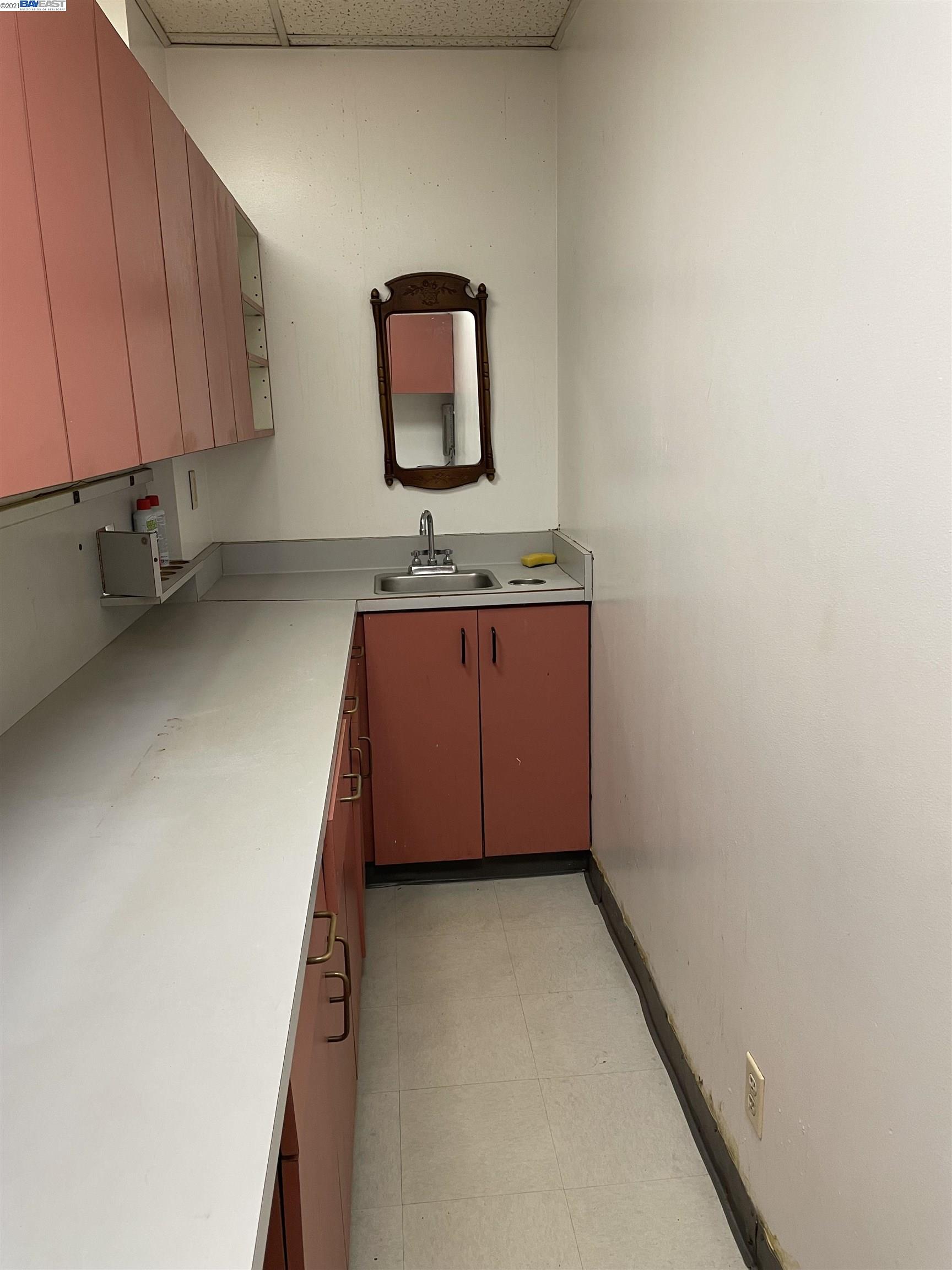 322 8th St #SD, OAKLAND, California 94607, ,Comm Industrial For Lease,For Rent,8th St #SD,40967486