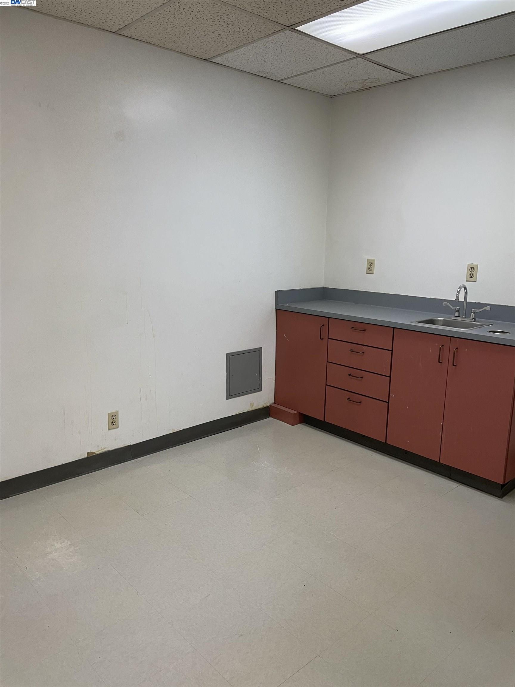 322 8th St #SD, OAKLAND, California 94607, ,Comm Industrial For Lease,For Rent,8th St #SD,40967486