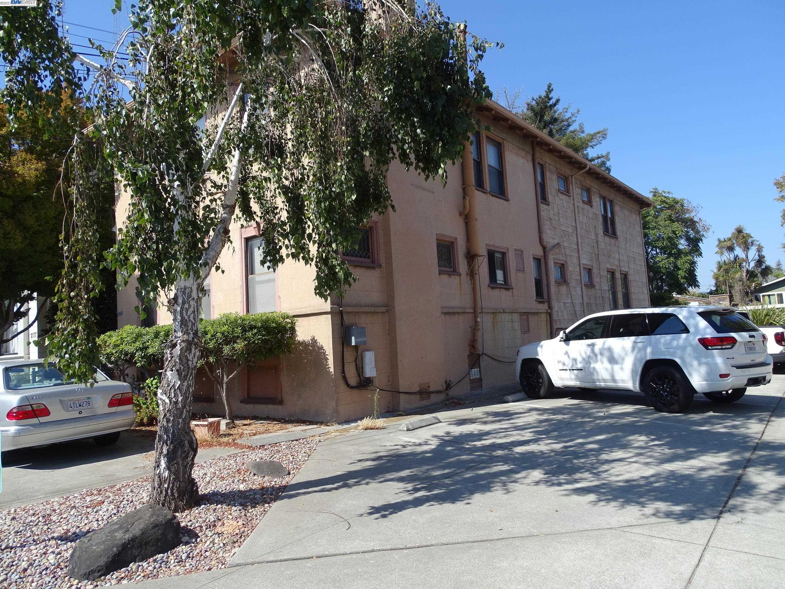 2121 Santa Clara Ave, ALAMEDA, California 94501, ,Comm Ri Multi-units 5+,For Sale,Santa Clara Ave,40967290