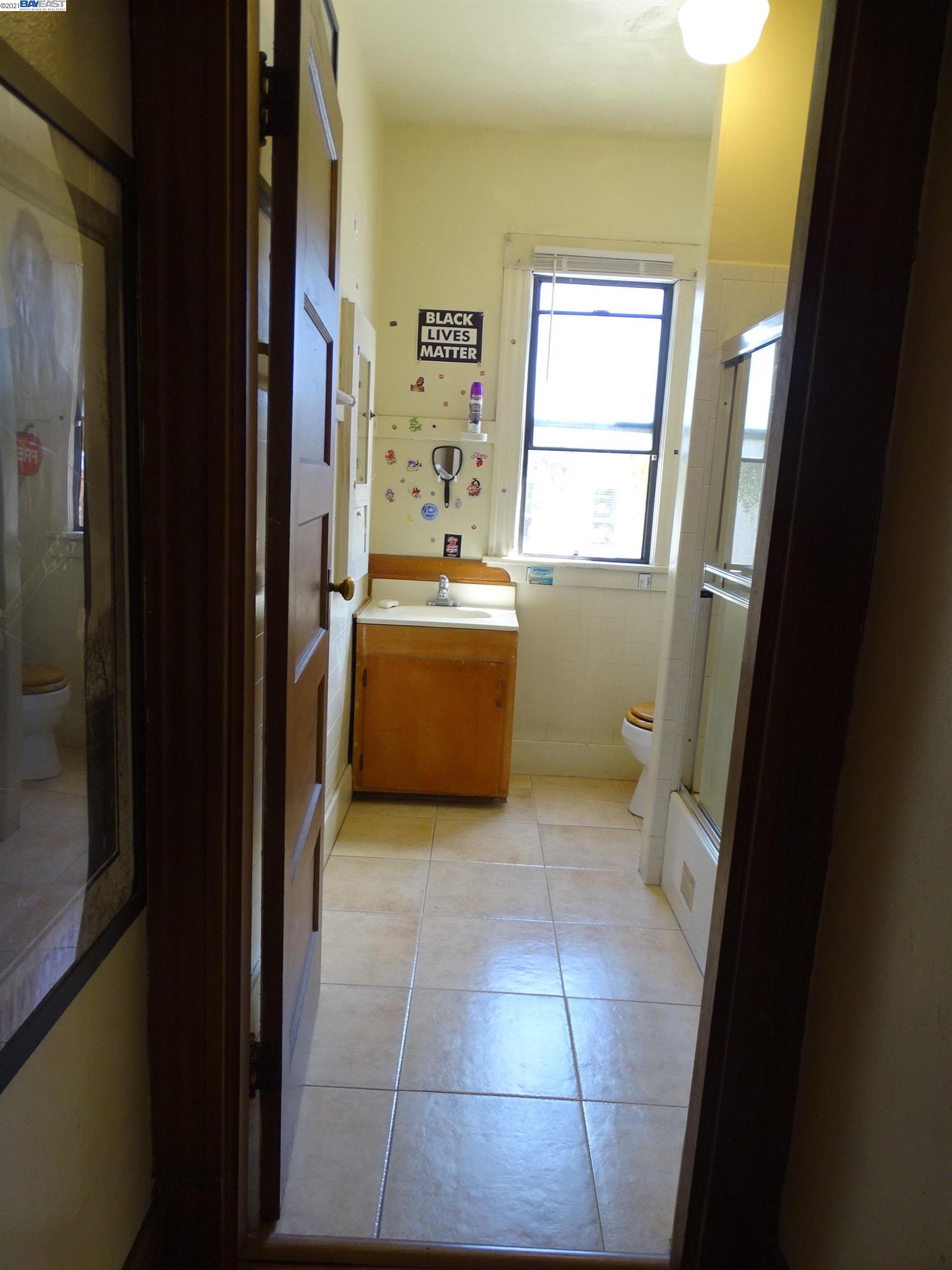 2121 Santa Clara Ave, ALAMEDA, California 94501, ,Comm Ri Multi-units 5+,For Sale,Santa Clara Ave,40967290