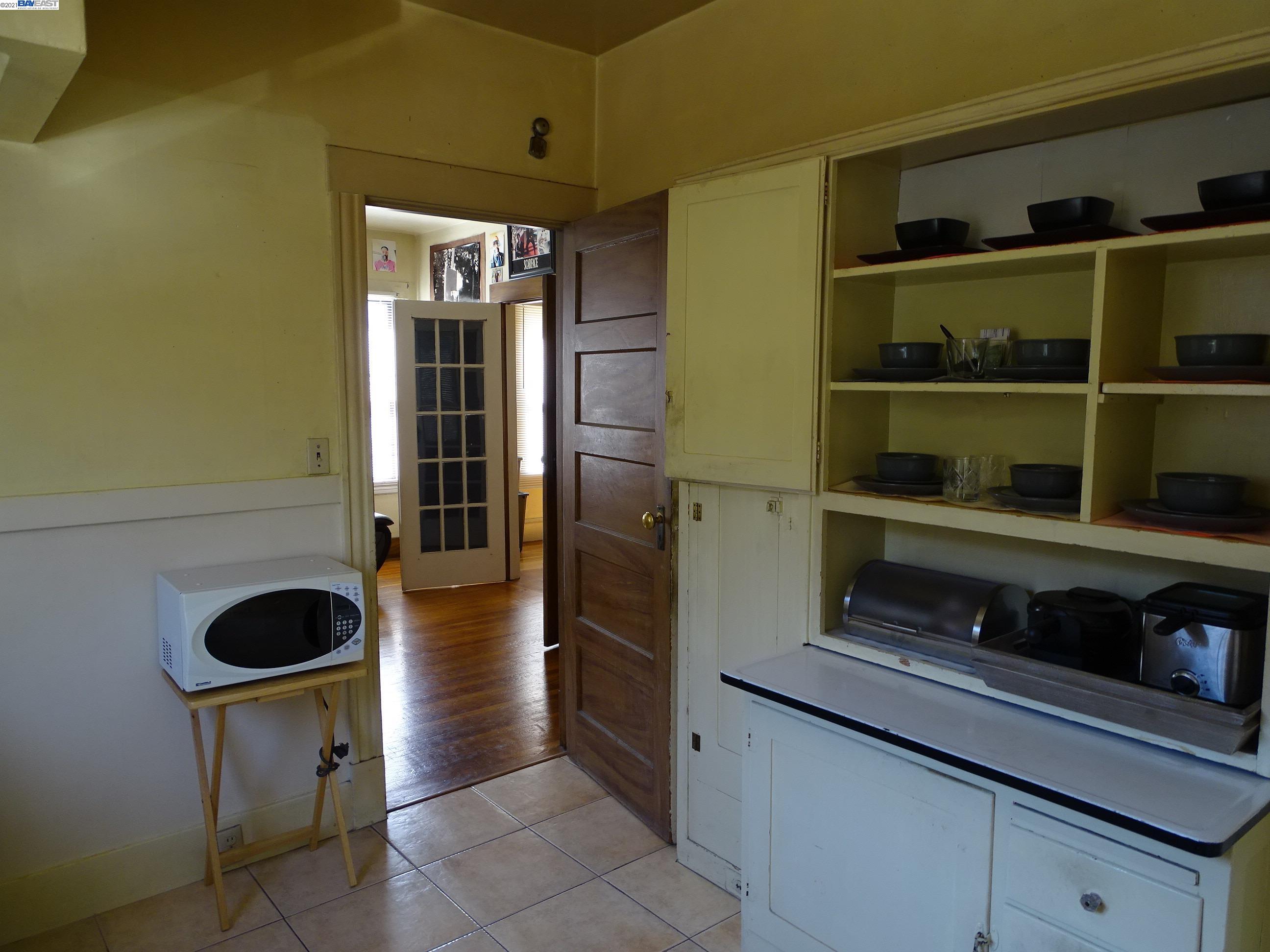 2121 Santa Clara Ave, ALAMEDA, California 94501, ,Comm Ri Multi-units 5+,For Sale,Santa Clara Ave,40967290