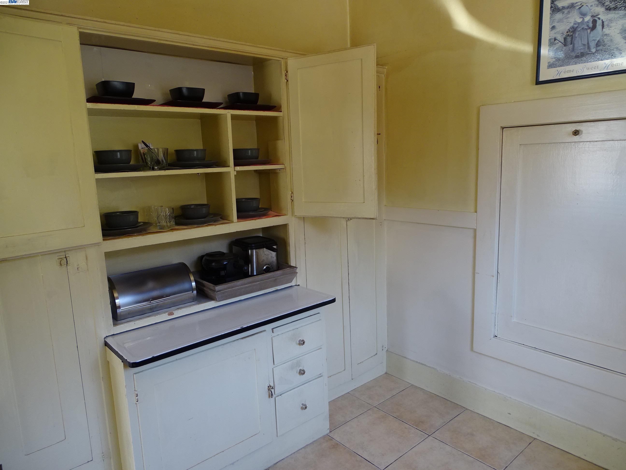 2121 Santa Clara Ave, ALAMEDA, California 94501, ,Comm Ri Multi-units 5+,For Sale,Santa Clara Ave,40967290