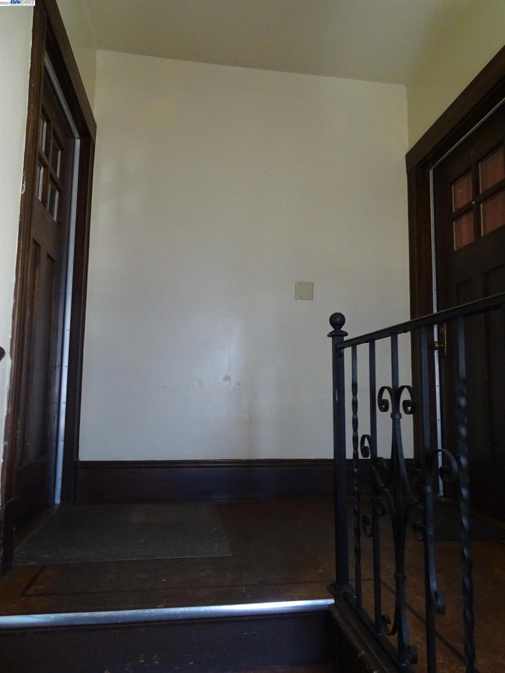 2121 Santa Clara Ave, ALAMEDA, California 94501, ,Comm Ri Multi-units 5+,For Sale,Santa Clara Ave,40967290