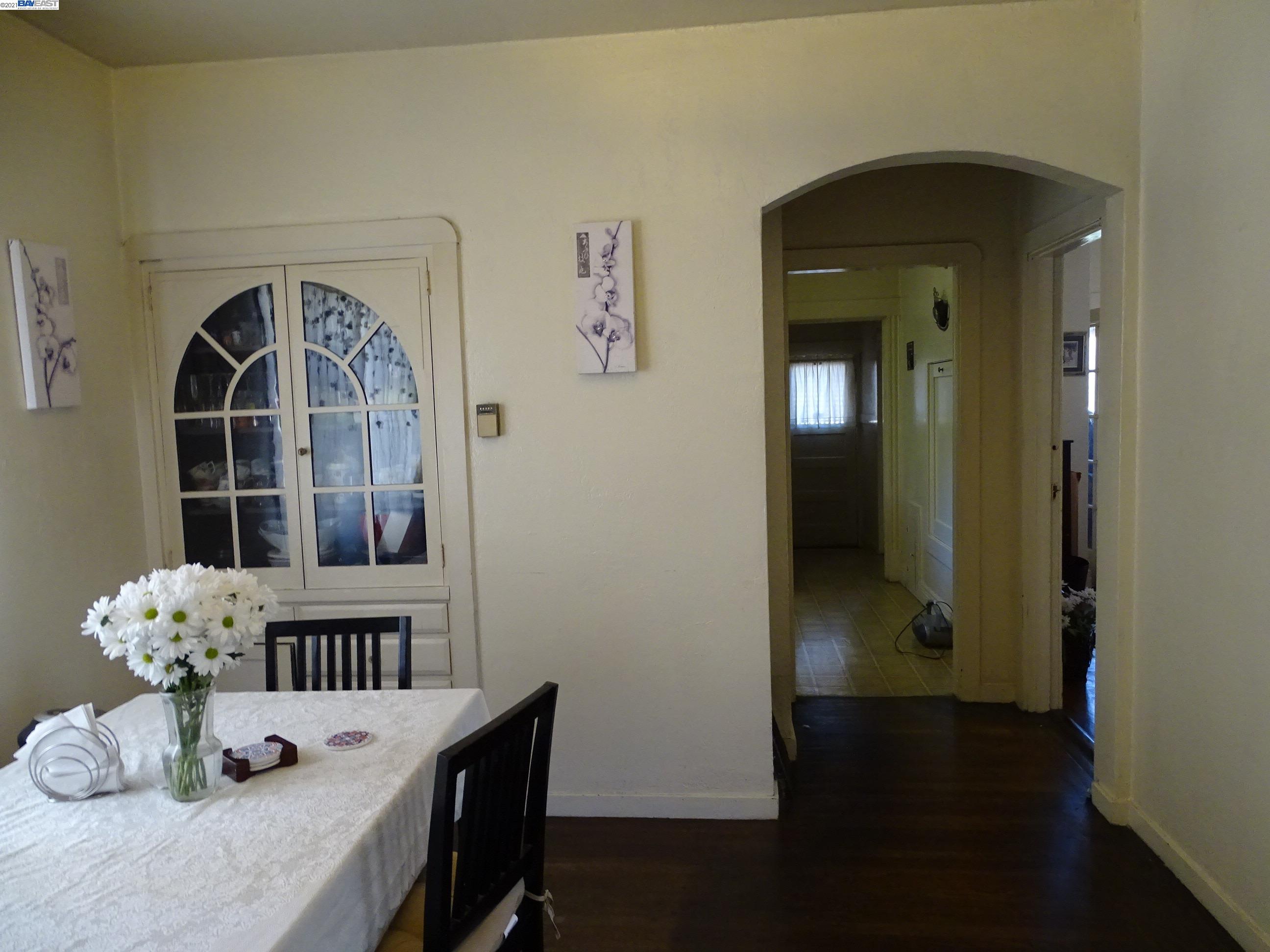 2121 Santa Clara Ave, ALAMEDA, California 94501, ,Comm Ri Multi-units 5+,For Sale,Santa Clara Ave,40967290