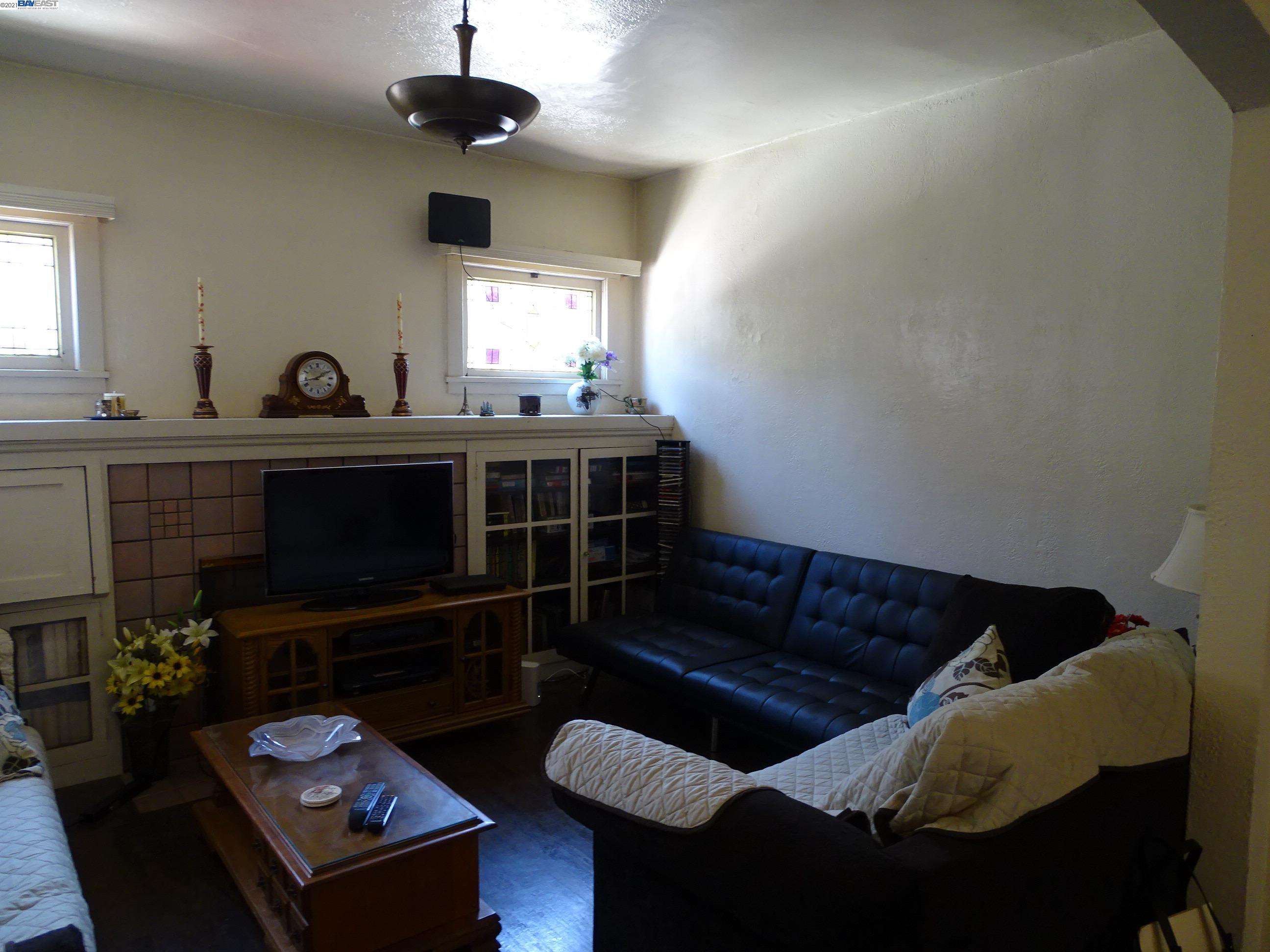 2121 Santa Clara Ave, ALAMEDA, California 94501, ,Comm Ri Multi-units 5+,For Sale,Santa Clara Ave,40967290