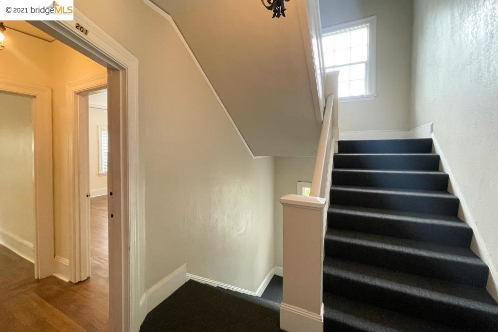 1000 33rd St, OAKLAND, California 94610, ,Comm Ri Multi-units 5+,For Sale,33rd St,40968845