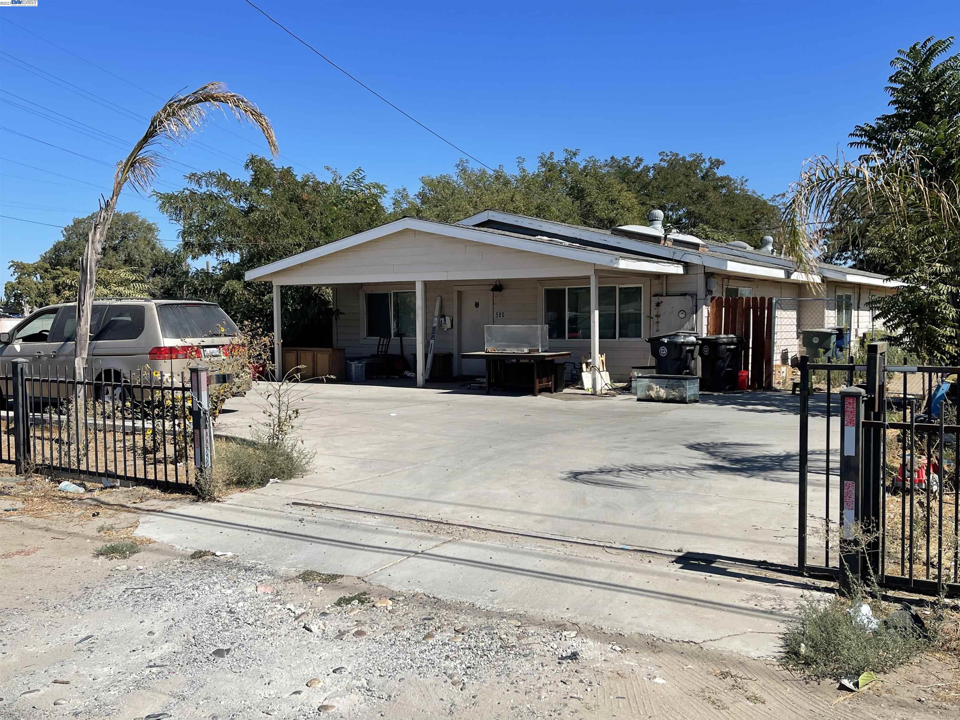 580 Airport Way, MANTECA, California 95337, ,Comm Ri Multi-units 5+,For Sale,Airport Way,40968874