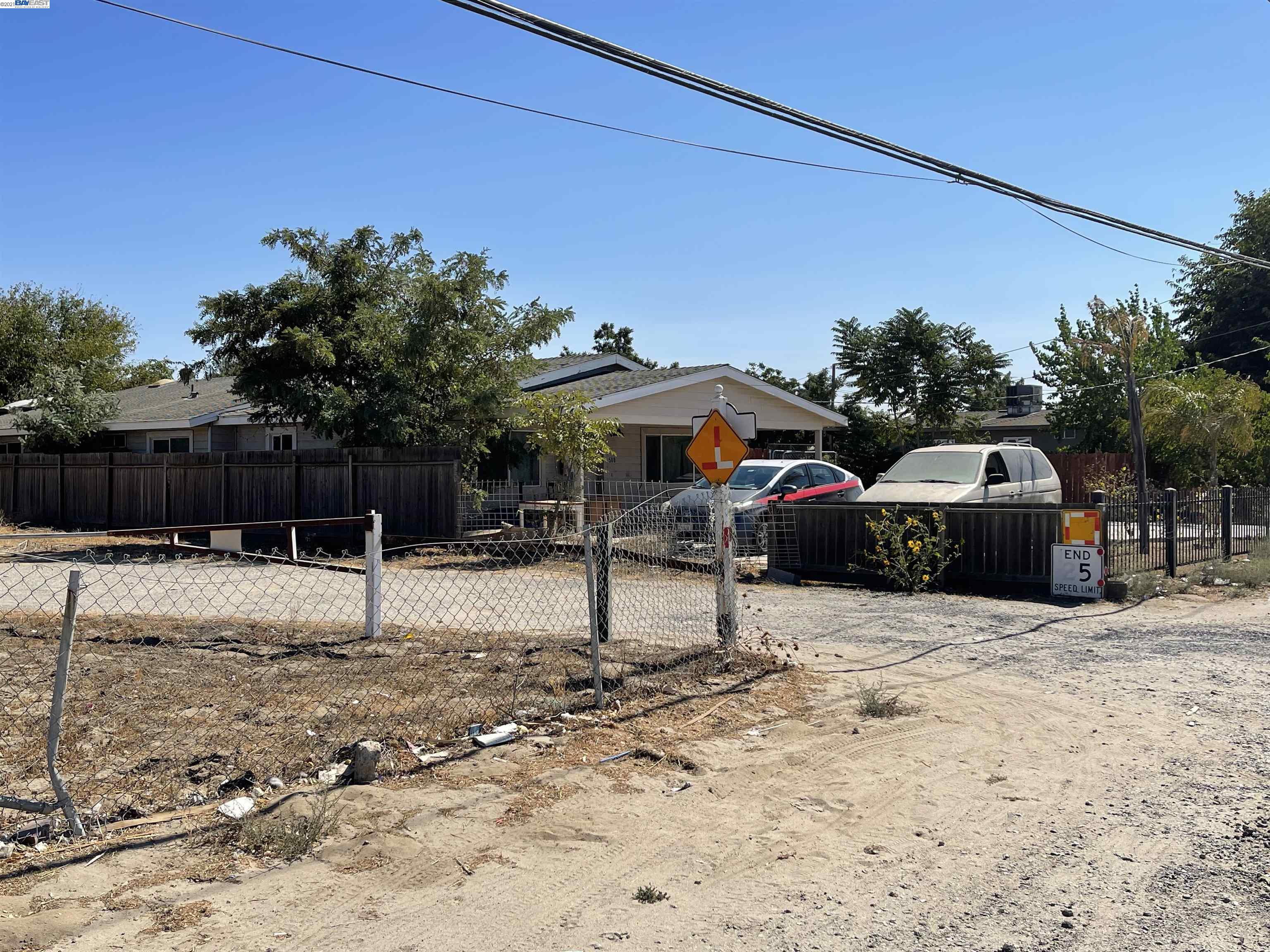580 Airport Way, MANTECA, California 95337, ,Comm Ri Multi-units 5+,For Sale,Airport Way,40968874