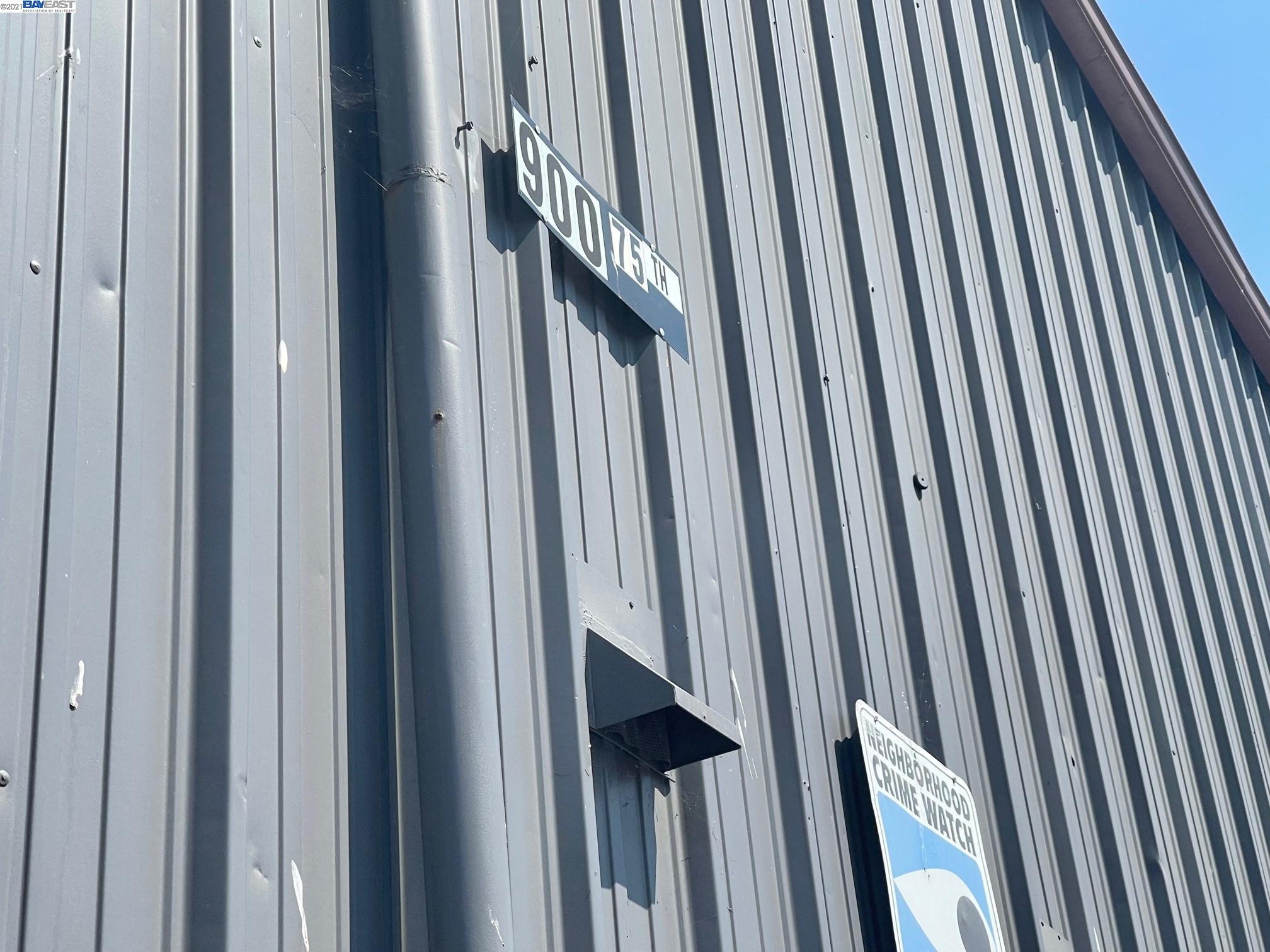 900 75th, OAKLAND, California 94621, ,Comm Industrial For Sale,For Sale,75th,40969570