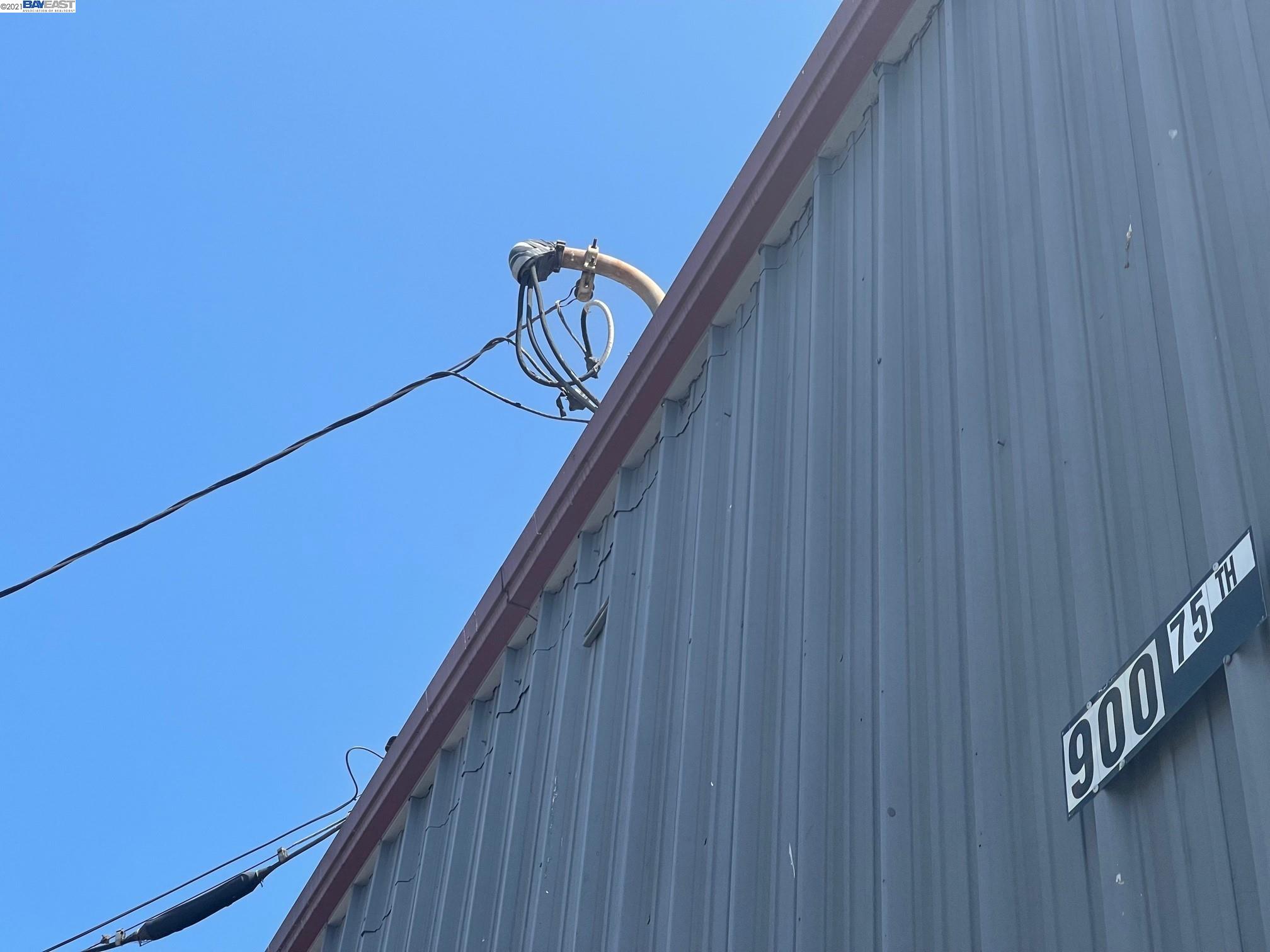 900 75th, OAKLAND, California 94621, ,Comm Industrial For Sale,For Sale,75th,40969570