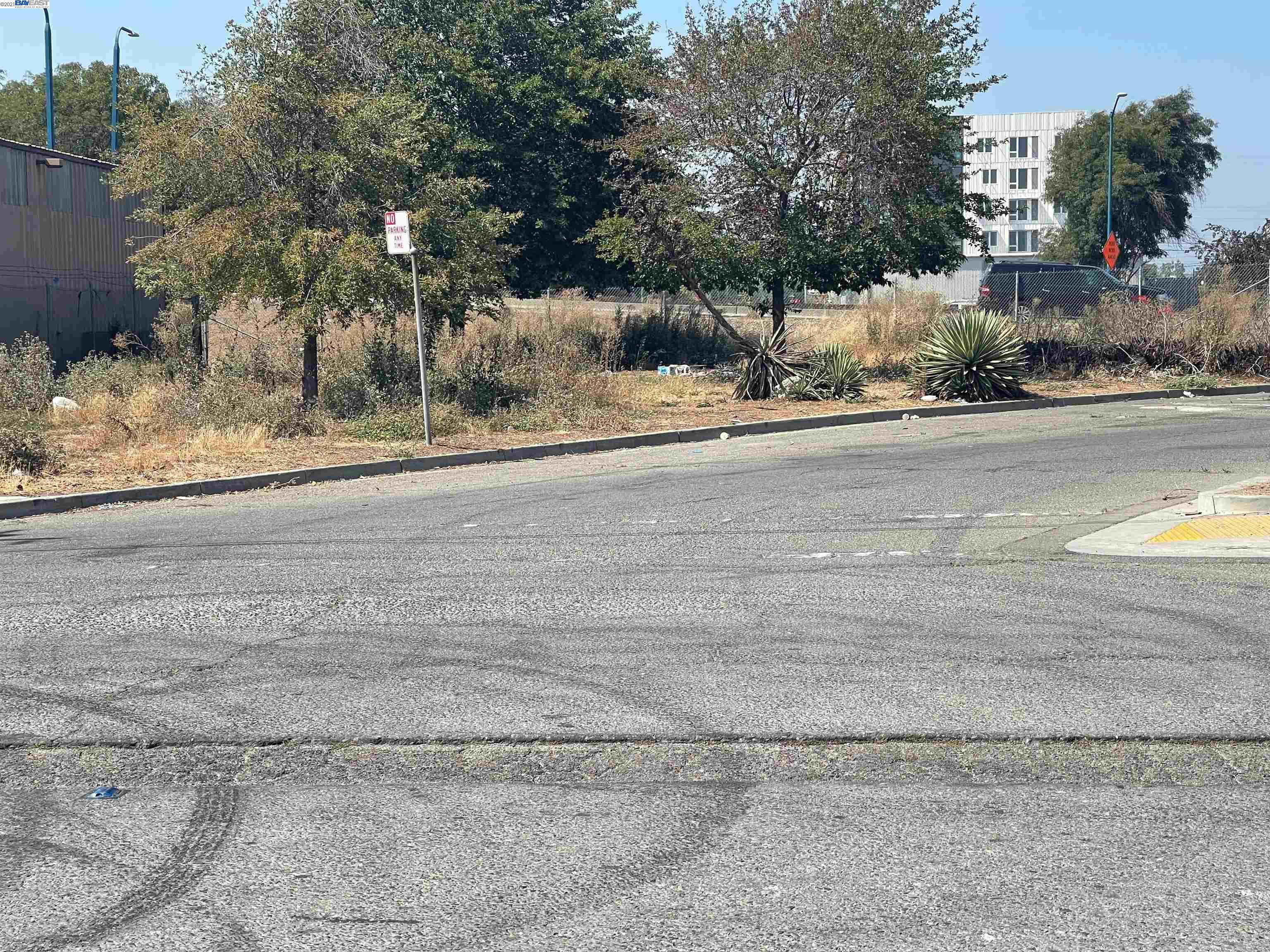 900 75th, OAKLAND, California 94621, ,Comm Industrial For Sale,For Sale,75th,40969570