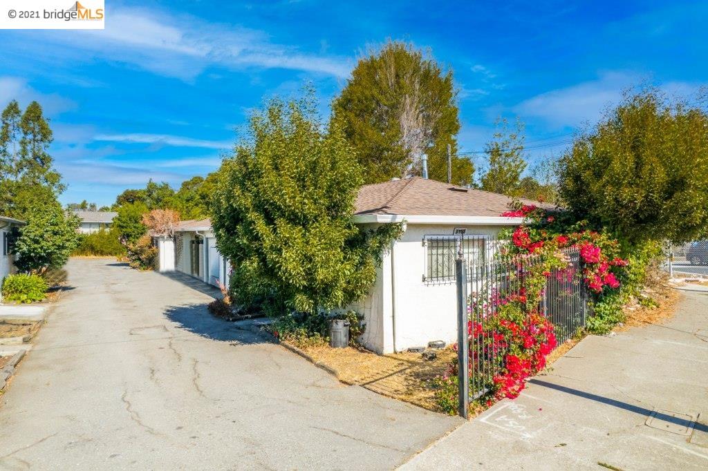 3301 35th Ave, OAKLAND, California 94619, ,Comm Ri Multi-units 5+,For Sale,35th Ave,40969799